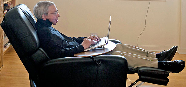 roger-ebert-twitter-photo-051210-xlg